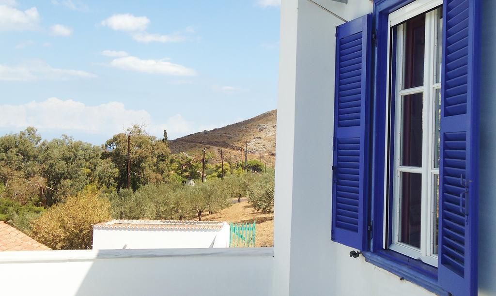 Vlichos Studio Apartment Hydra  Kamer foto