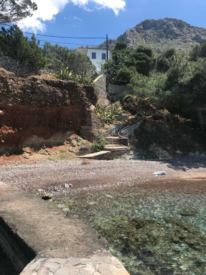 Vlichos Studio Apartment Hydra  Buitenkant foto