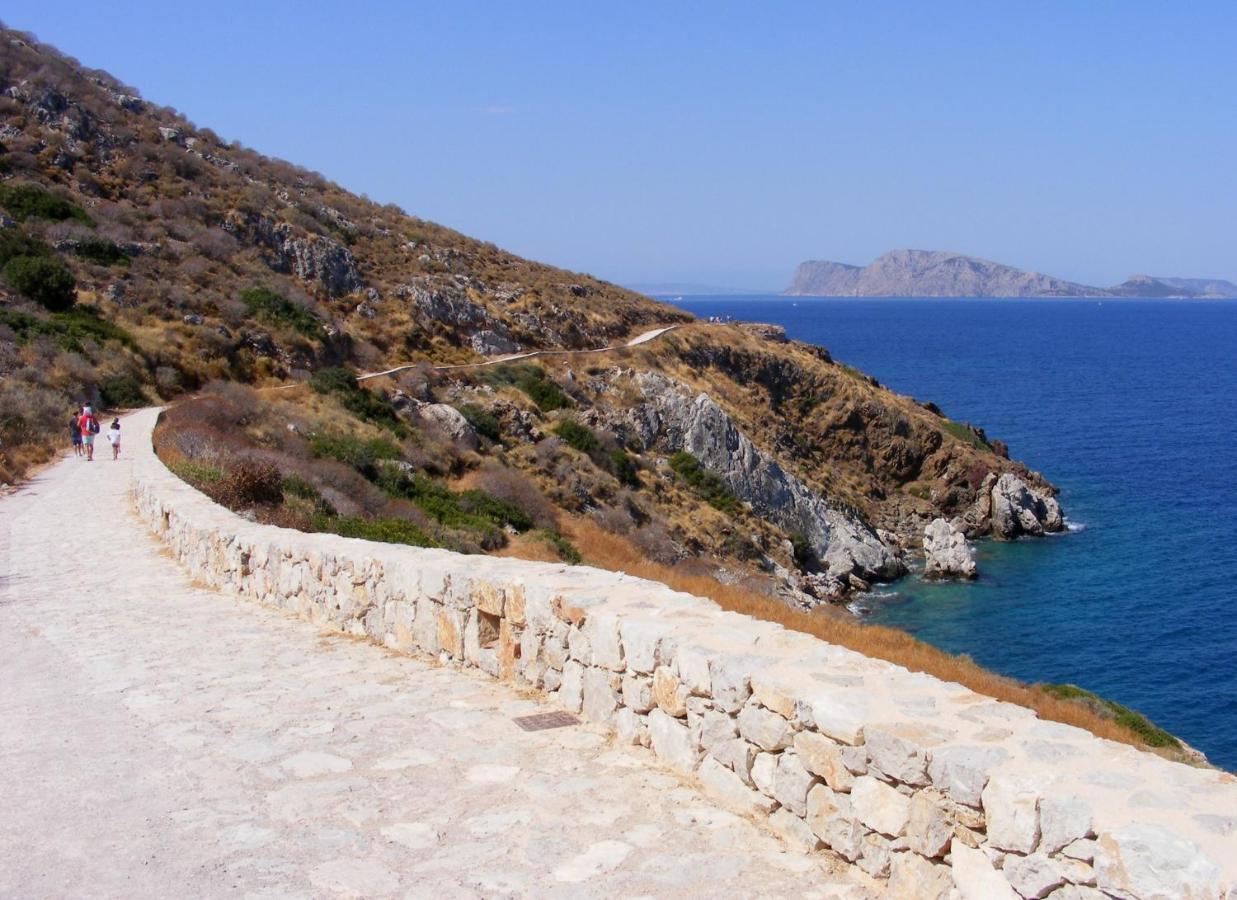 Vlichos Studio Apartment Hydra  Buitenkant foto