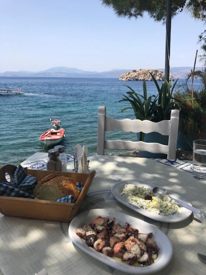 Vlichos Studio Apartment Hydra  Buitenkant foto